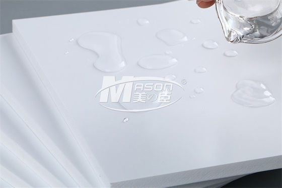 Le polyéthylène haute densité couvre la feuille blanche rigide de mousse de PVC du panneau 4x8 de PVC