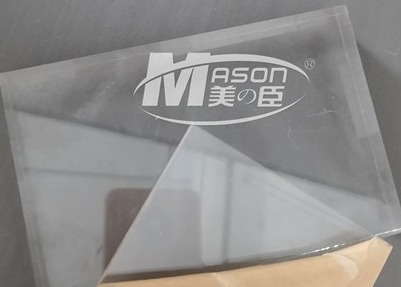 La coupe claire acrylique en plastique de laser de feuille de perspex a gravé 4 x 8 pieds