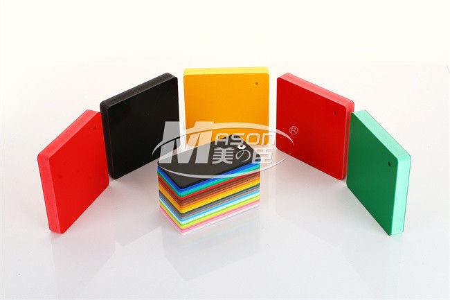 Feuille colorée à haute densité de panneau de mousse de PVC de 0.6g/Cm3 4x8ft 8mm 10mm 12mm 15mm