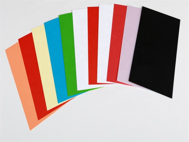 La feuille en plastique de recouvrement rose jaune rouge noire blanche 48X48 d'ABS a coloré